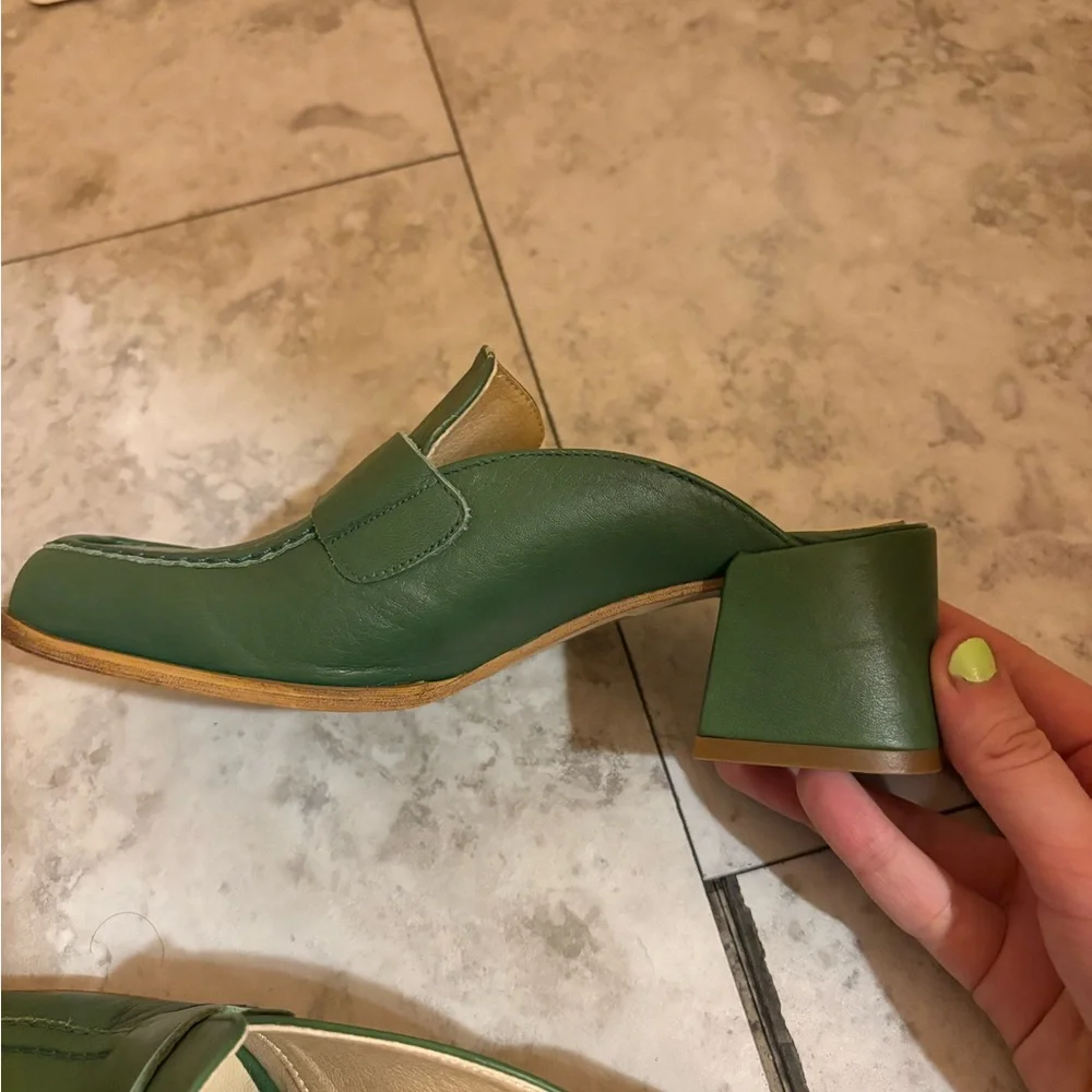 Intentionally Blank Prof Mules in Basil - Picture 9 of 13